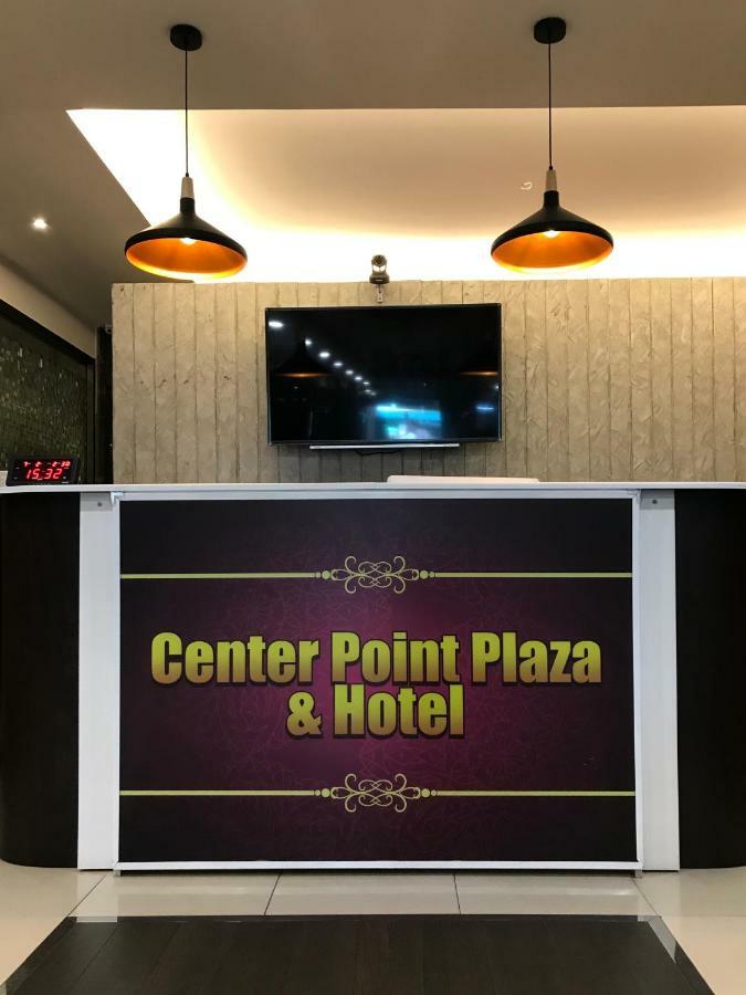 Center Point Plaza Hostel Bangkok Exterior photo